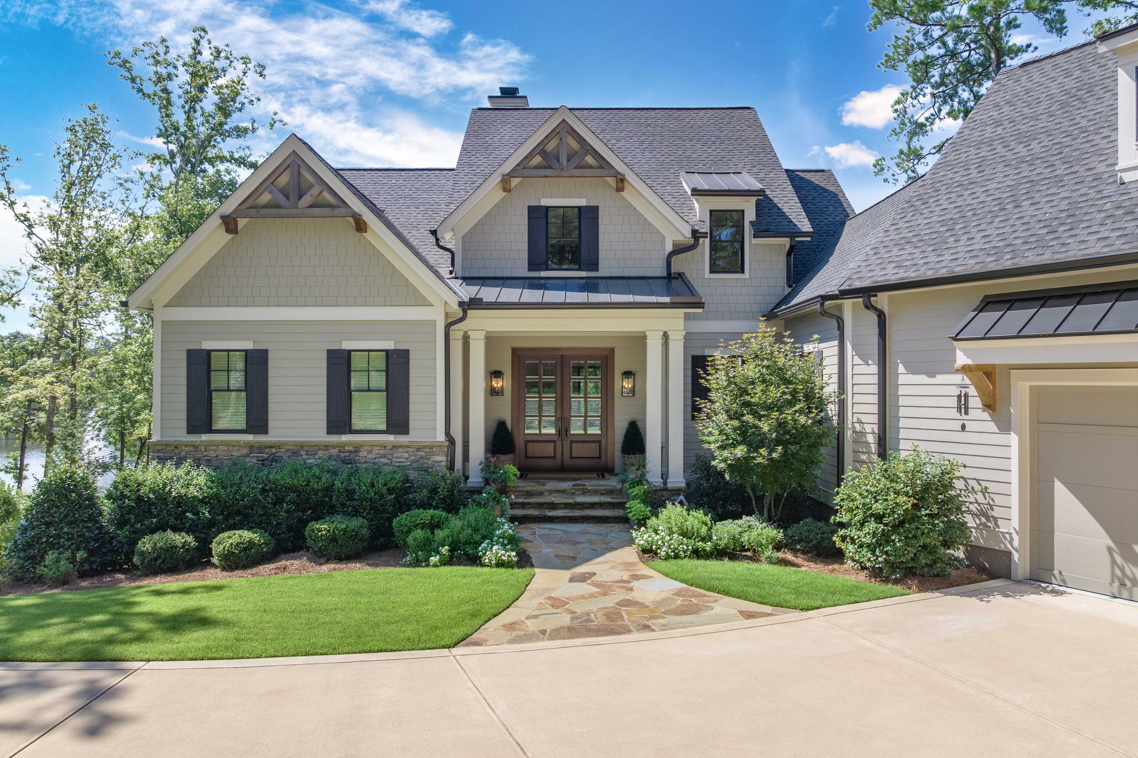 1041 Holt's Ferry image 4